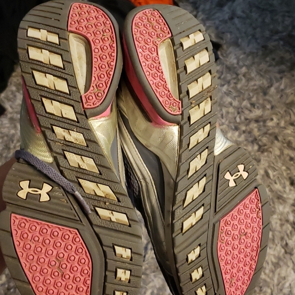 UNDER ARMOUR SNEAKERS SZ 6.5 - Picture 5 of 9